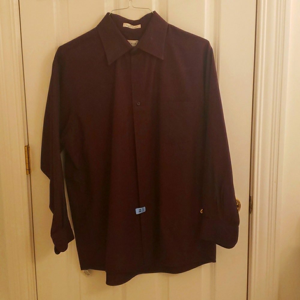 Men's dress shirt.   Burgundy color. Size 17 32/33